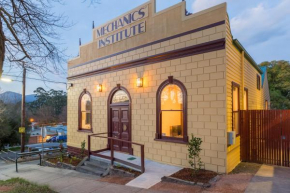 The Old Mechanics, Healesville